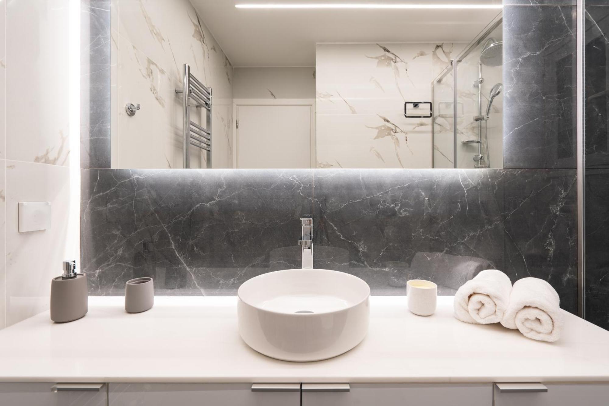 Exclusive And Deluxe Apartment In Athens City Экстерьер фото