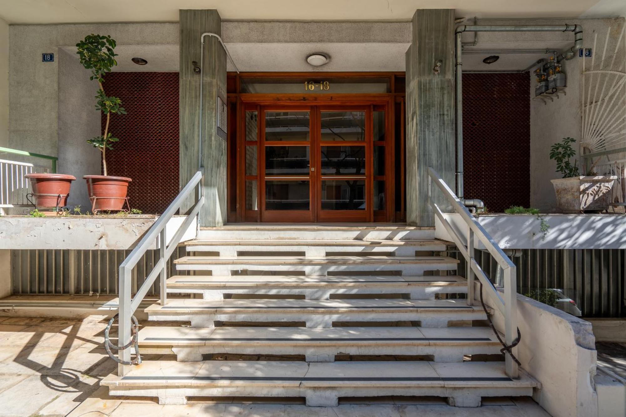 Exclusive And Deluxe Apartment In Athens City Экстерьер фото